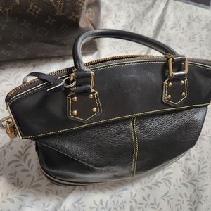 $1200 Authentic LOUIS VUITTON Bag